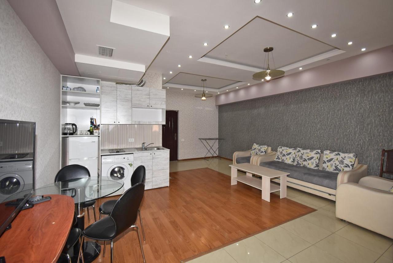 Armenak Apartment No 8, Abovyan Street Yerevan Luaran gambar