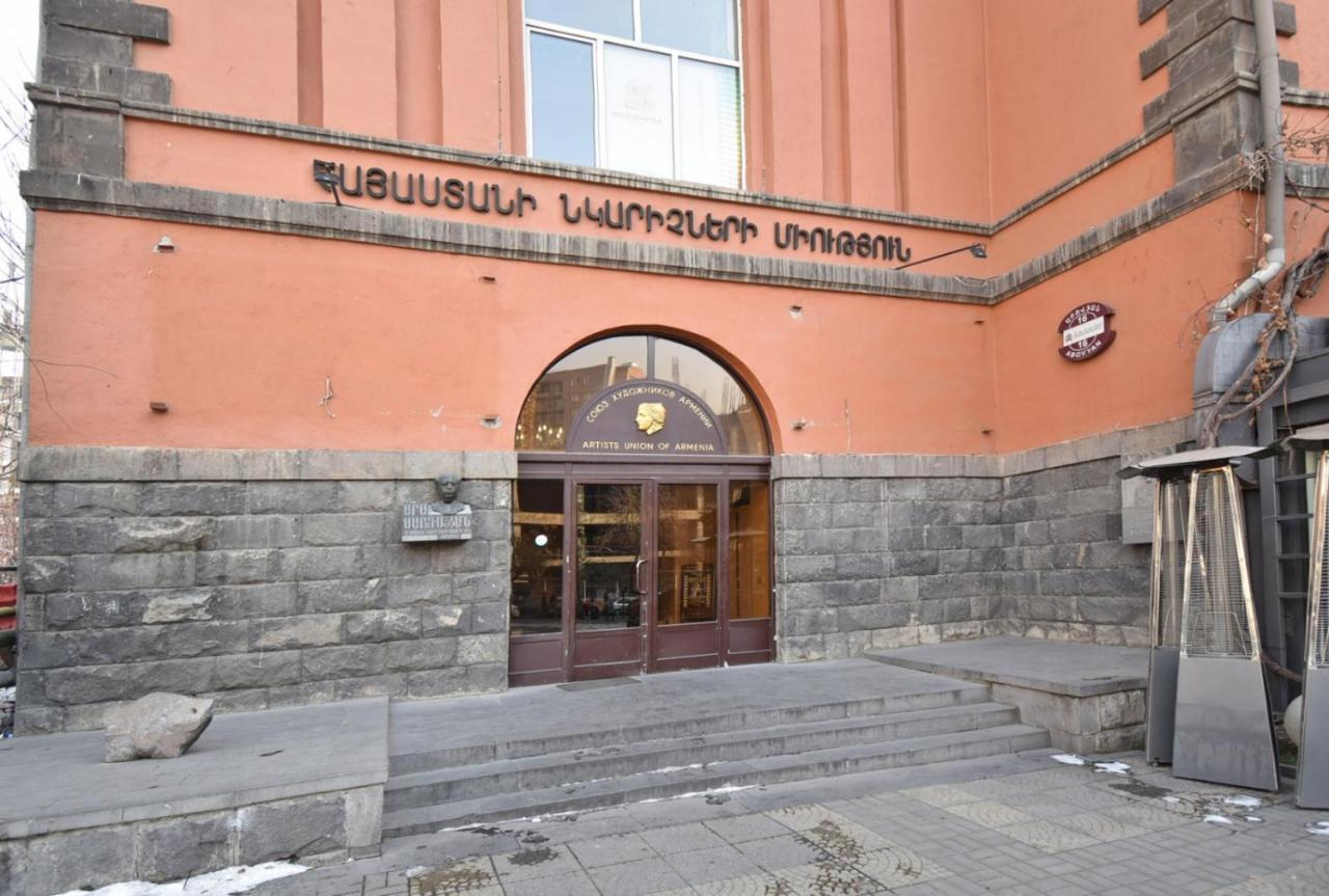 Armenak Apartment No 8, Abovyan Street Yerevan Luaran gambar